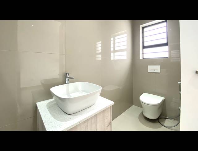 4 BEDROOM HOUSE FOR SALE IN BRITANNIA BAY